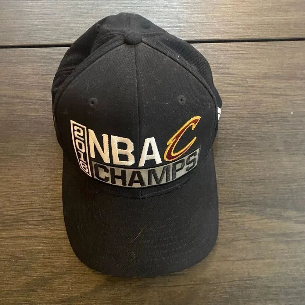 2016 Cavaliers NBA champs baseball cap Adidas lightly used snapback black white